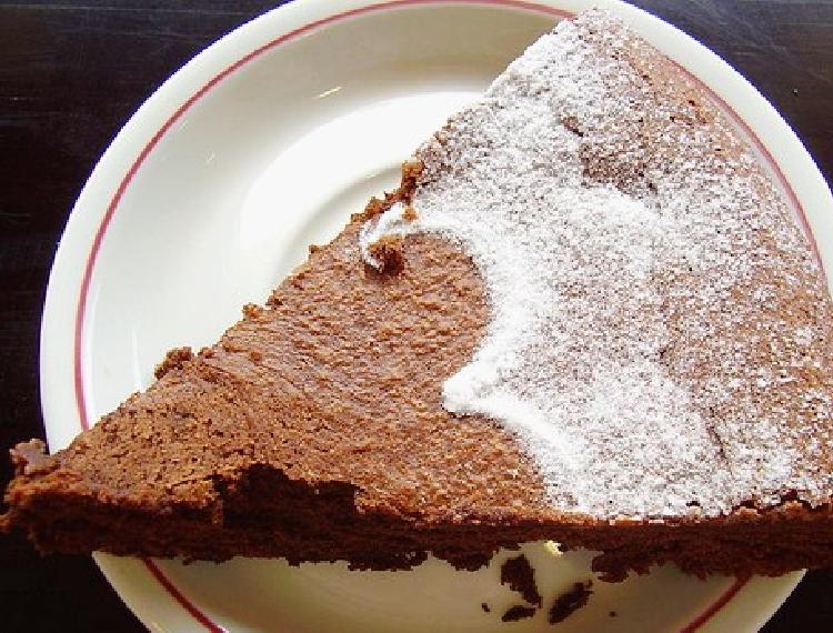 Torta de chocolate y almendras