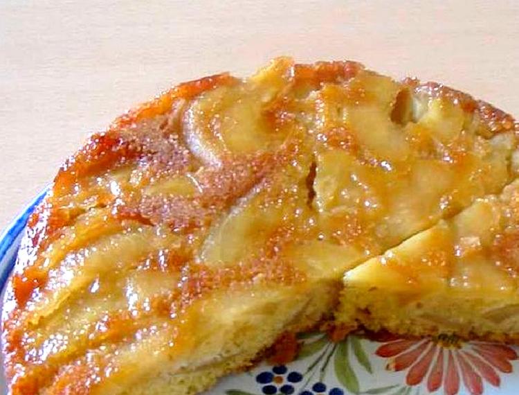 Pastel de manzana, chocolate y pasas