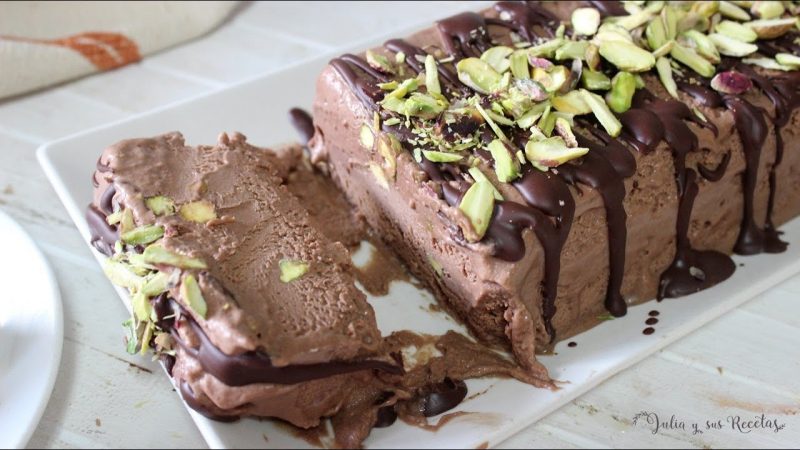 Semifrío helado de chocolate y pistachos