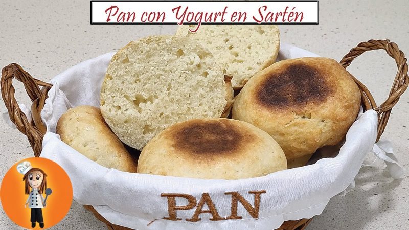 Pan con yogurt en sartén