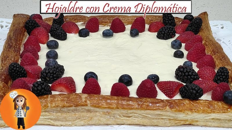 Tarta de hojaldre con frutos rojos