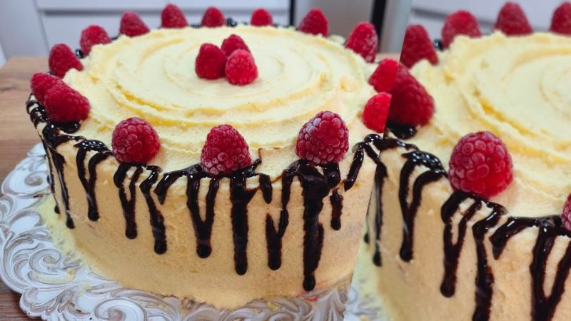 Torta Musseline con frutillas